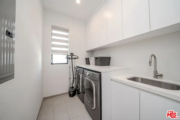 $3,190,000 | 13311 West Magnolia Boulevard, Sherman Oaks, CA 91401