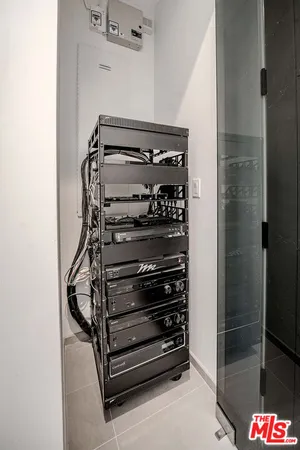 $3,190,000 | 13311 West Magnolia Boulevard, Sherman Oaks, CA 91401