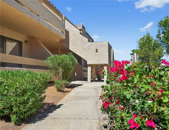 $159,999 | 3730 Desert Marina Drive, Unit 16, Laughlin, NV 89029