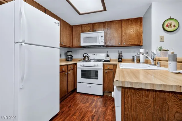 $167,999 | 3730 Desert Marina Drive, Unit 16, Laughlin, NV 89029