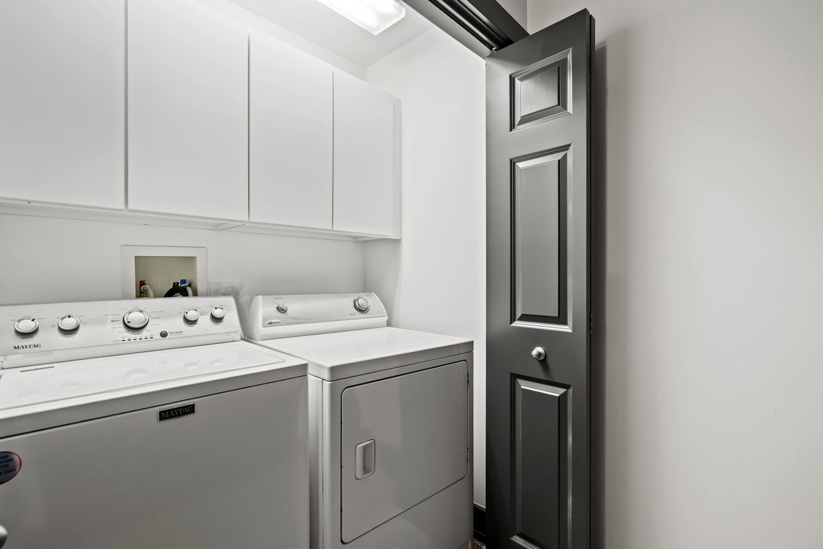 235 North Smith Street, Unit 412 Palatine, IL 60067 - Photo 12 of 18 a utility room with dryer and washer