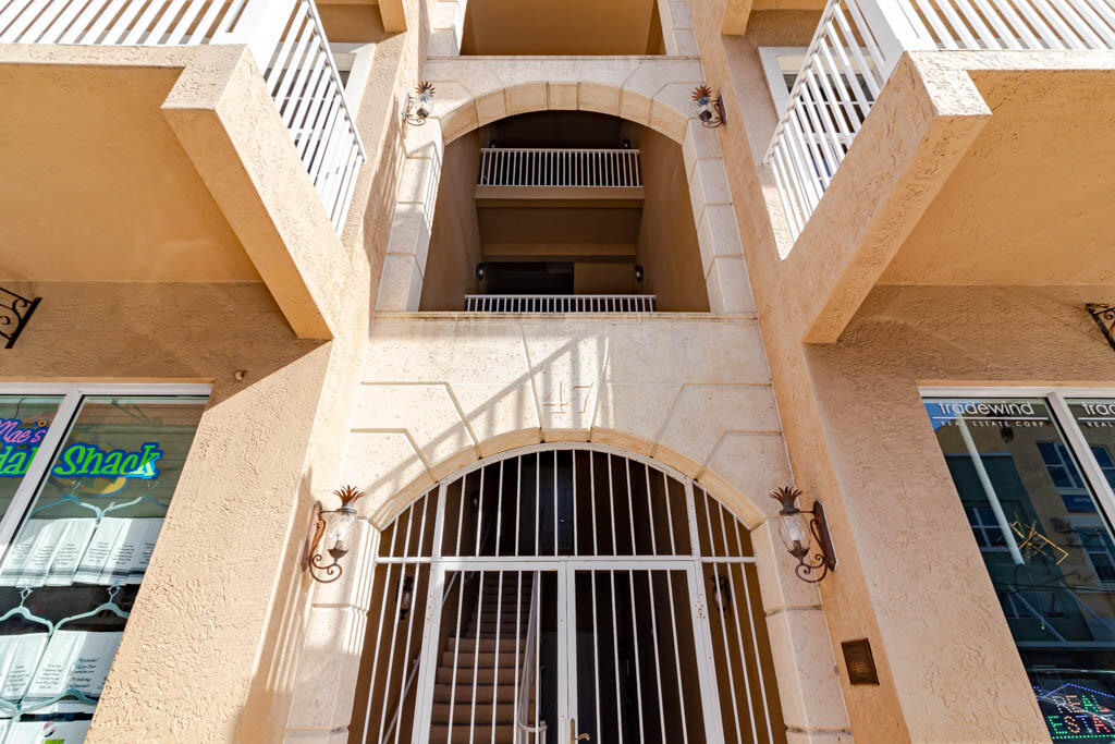 47 Southwest Osceola Street, Unit 206 Stuart, FL 34994 - Photo 36 of 47 a view of an entryway