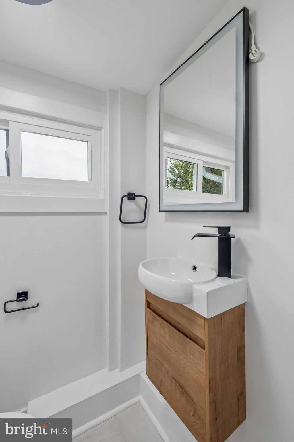 114 Conestoga Road Wayne, PA 19087 - Photo 34 of 71 Powder Room