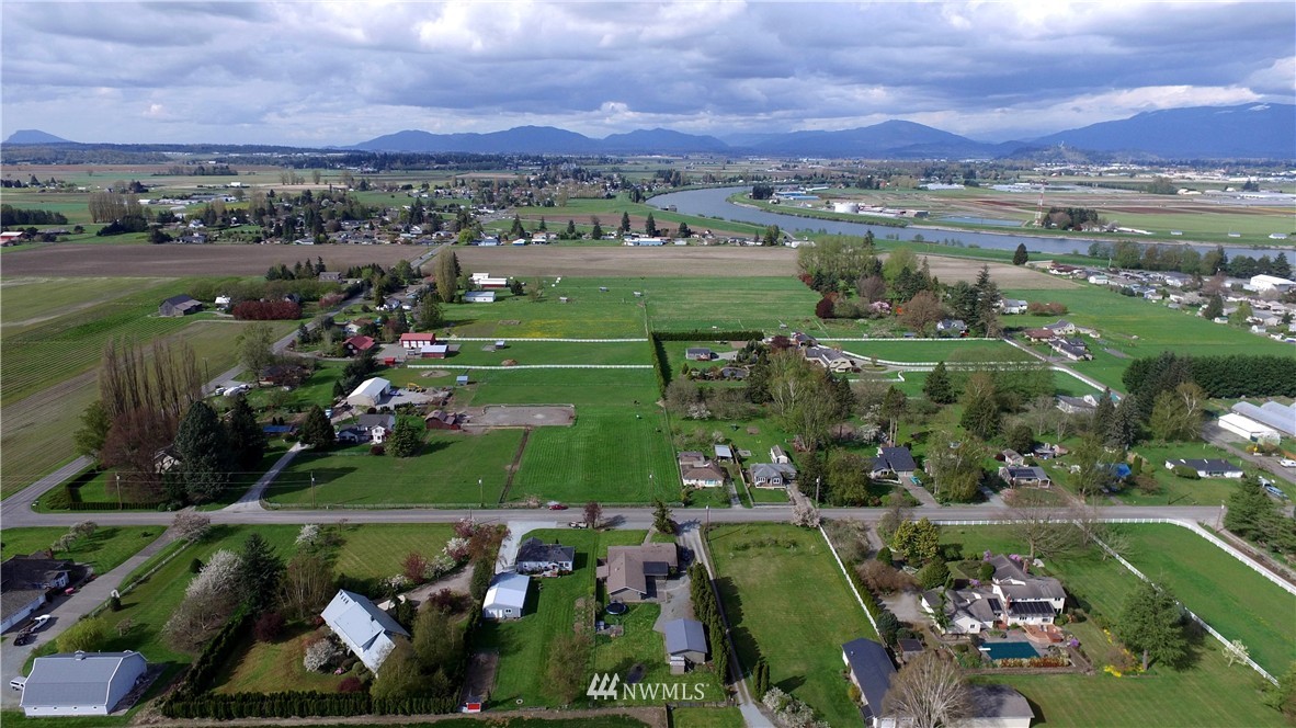 17106 Dunbar Road Mount Vernon, WA 98273 - Photo 3 of 24