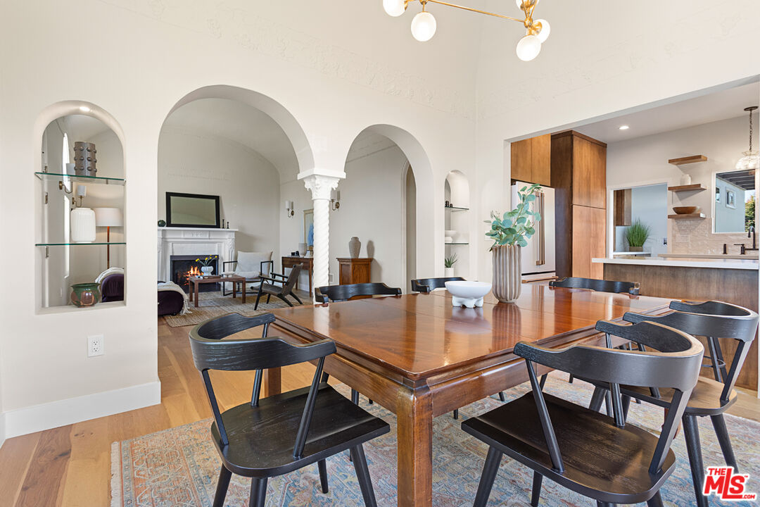 11273 Charnock Road Los Angeles, CA 90066 - Photo 11 of 37 Gallery Image 11