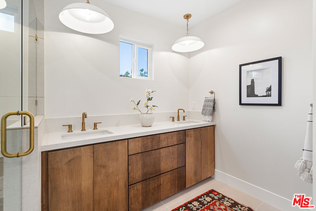 11273 Charnock Road Los Angeles, CA 90066 - Photo 22 of 37 Gallery Image 22
