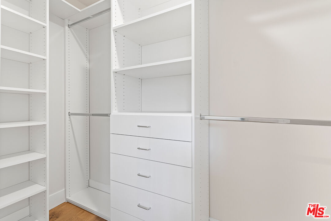11273 Charnock Road Los Angeles, CA 90066 - Photo 24 of 37 Gallery Image 24