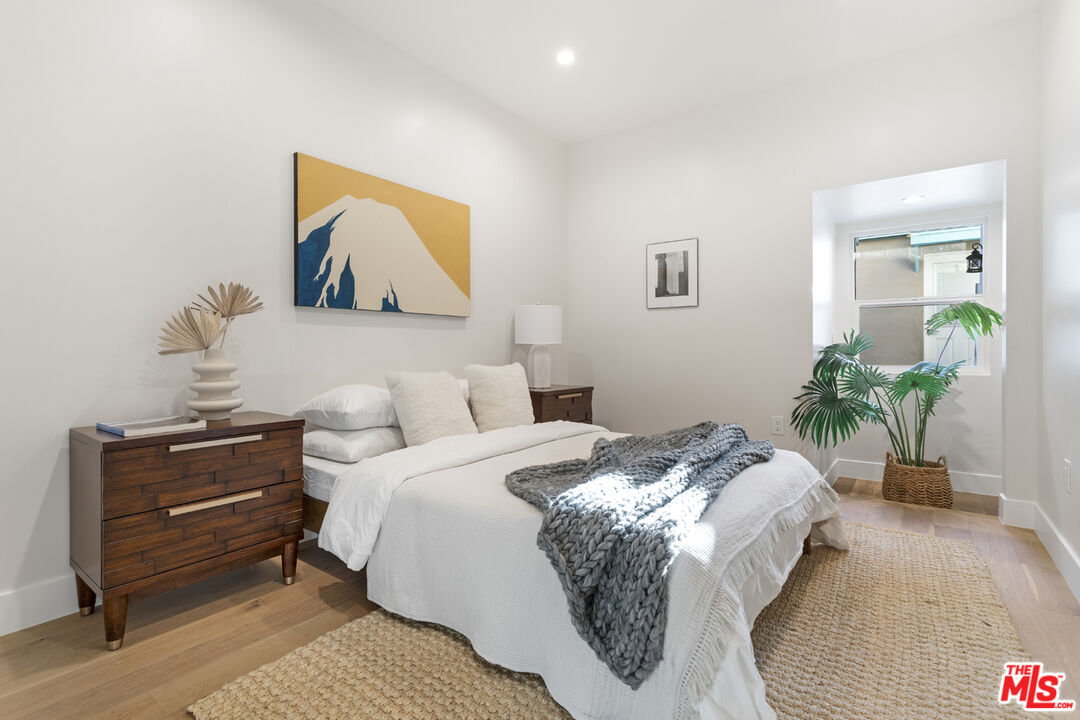 11273 Charnock Road Los Angeles, CA 90066 - Photo 27 of 37 Gallery Image 27