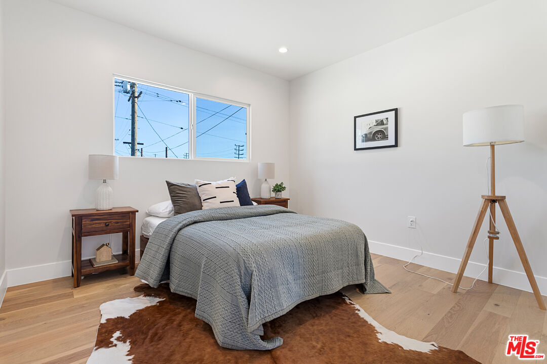11273 Charnock Road Los Angeles, CA 90066 - Photo 28 of 37 Gallery Image 28
