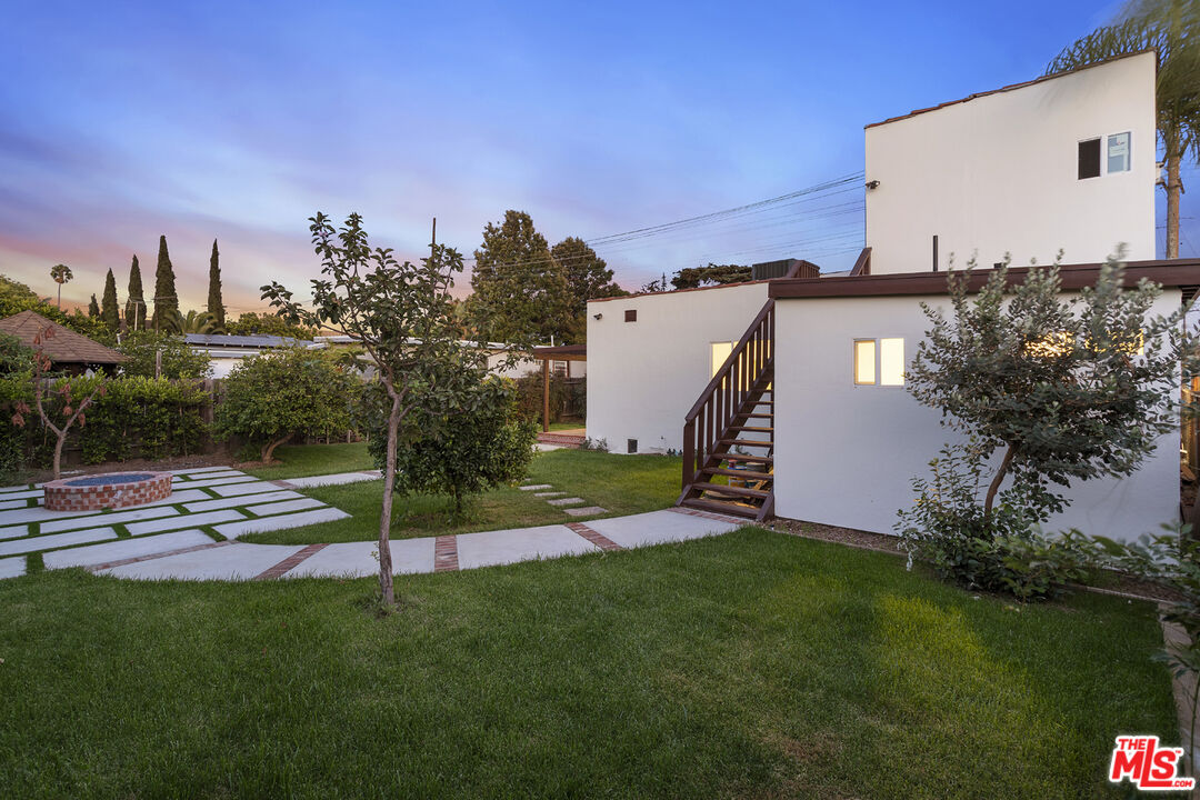 11273 Charnock Road Los Angeles, CA 90066 - Photo 30 of 37 Gallery Image 30