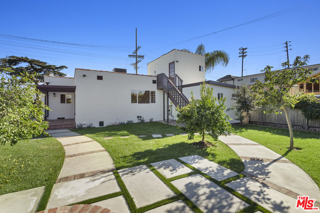 11273 Charnock Road Los Angeles, CA 90066 - Photo 32 of 37 Gallery Image 32