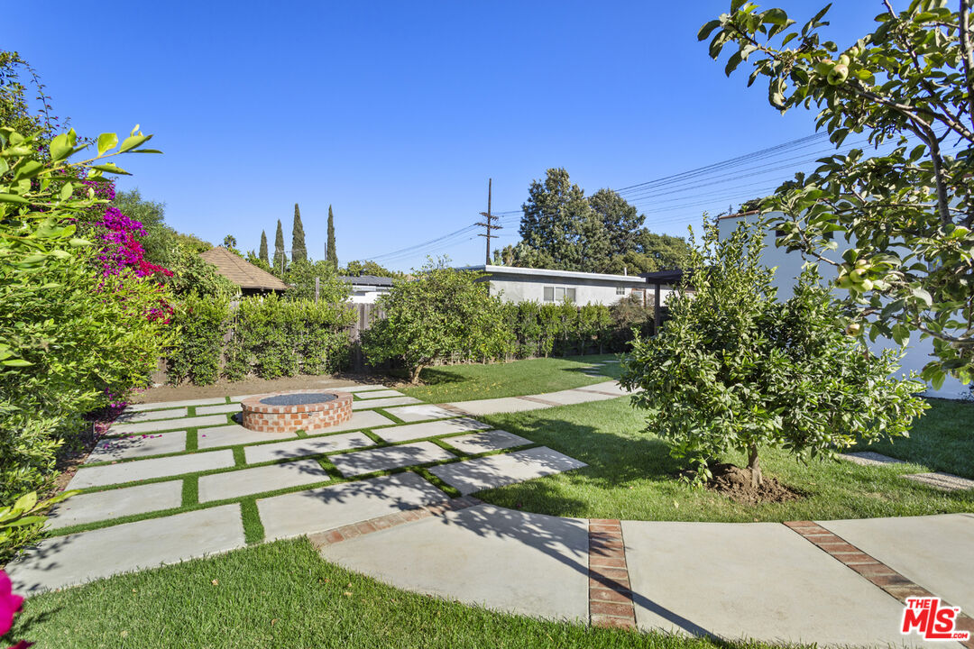 11273 Charnock Road Los Angeles, CA 90066 - Photo 33 of 37 Gallery Image 33