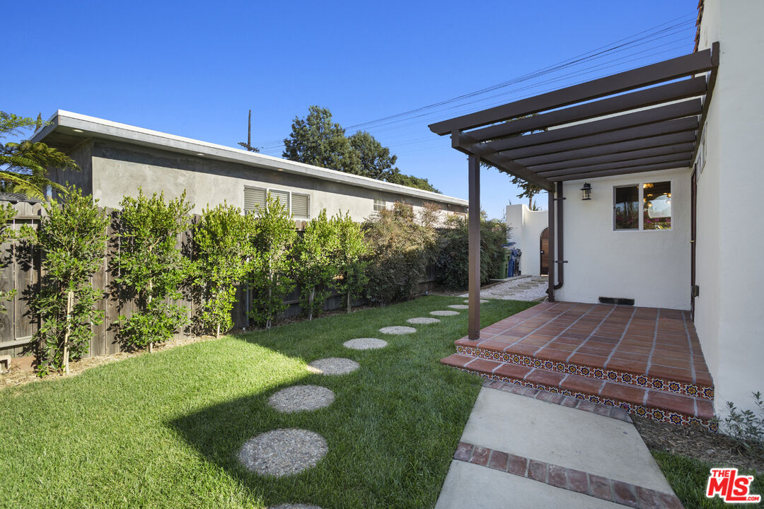 11273 Charnock Road Los Angeles, CA 90066 - Photo 35 of 37 Gallery Image 35