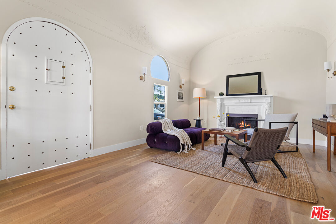 11273 Charnock Road Los Angeles, CA 90066 - Photo 7 of 37 Gallery Image 7