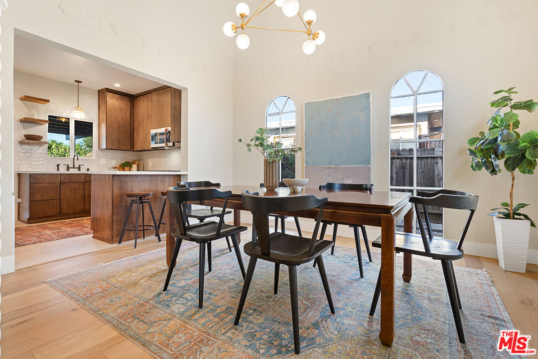 11273 Charnock Road Los Angeles, CA 90066 - Photo 9 of 37 Gallery Image 9