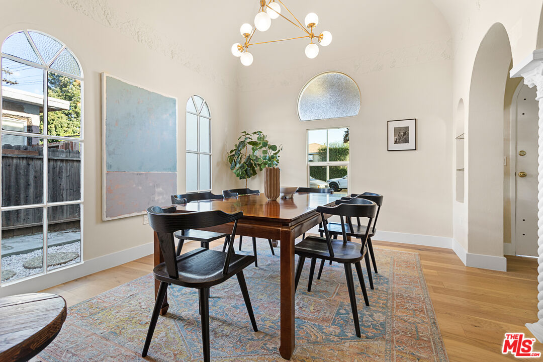11273 Charnock Road Los Angeles, CA 90066 - Photo 10 of 37 Gallery Image 10