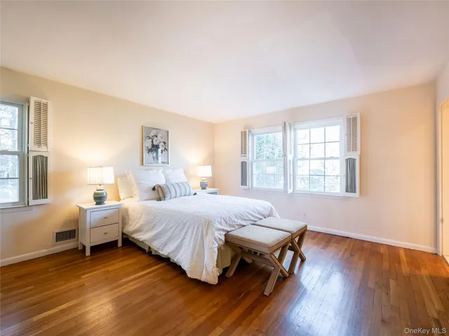 $1,849,000 | 427 Ryder Road, Manhasset, NY 11030