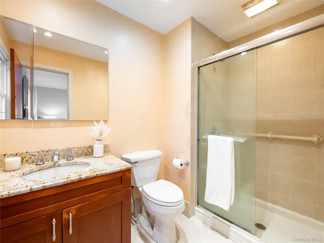 $1,849,000 | 427 Ryder Road, Manhasset, NY 11030