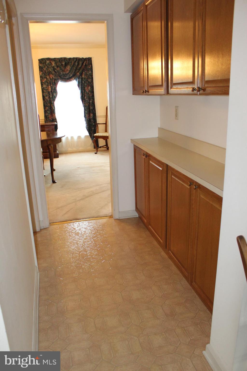 2290 Weigner Road Lansdale, PA 19446 - Photo 15 of 44 Butler pantry