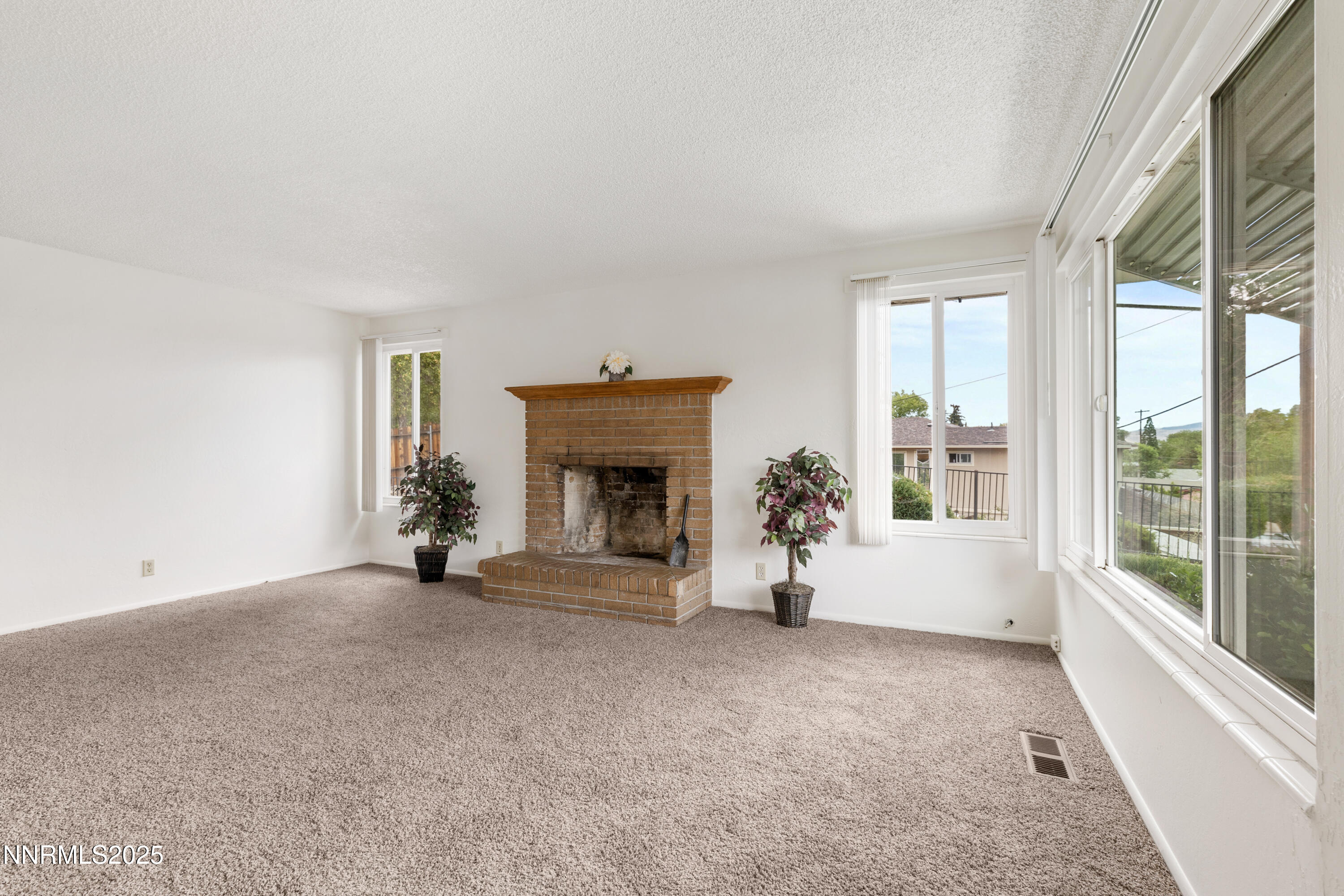 1010 Alturas Avenue Reno, NV 89503 - Photo 8 of 21 _6M24030