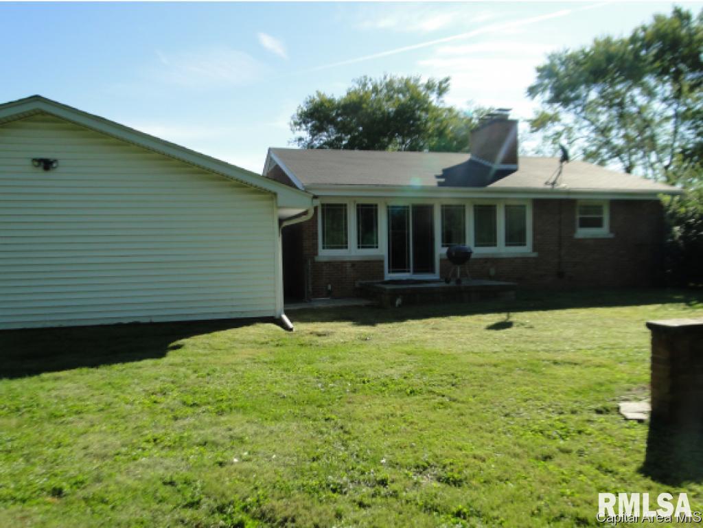 3609 Ivanhoe Drive Springfield, IL 62703 - Photo 4 of 5