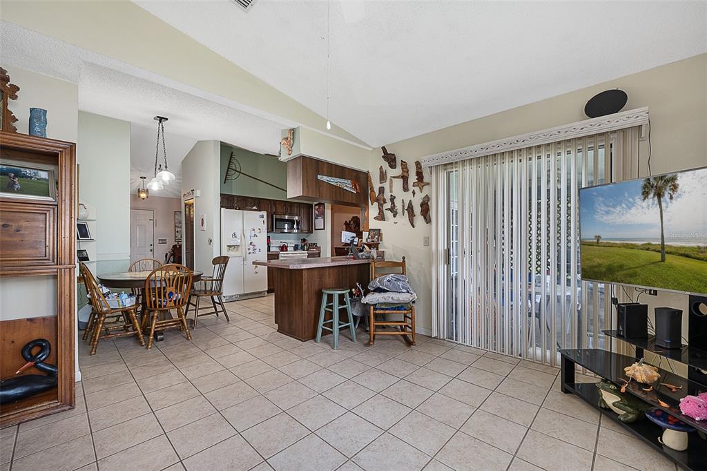2372 Mitchell Island Road Deltona, FL 32738 - Photo 12 of 26 Gallery Image 12