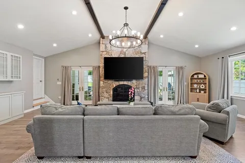 $899,900 | 5 Satucket Road, Rockland, MA 02370