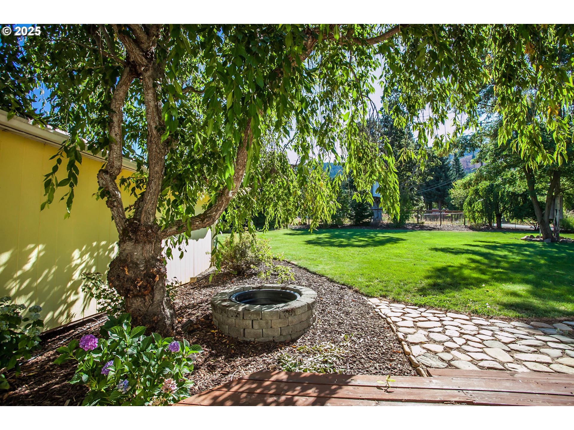6270 Miller Road Mount Hood Parkdale, OR 97041 - Photo 3 of 48 a view of a garden
