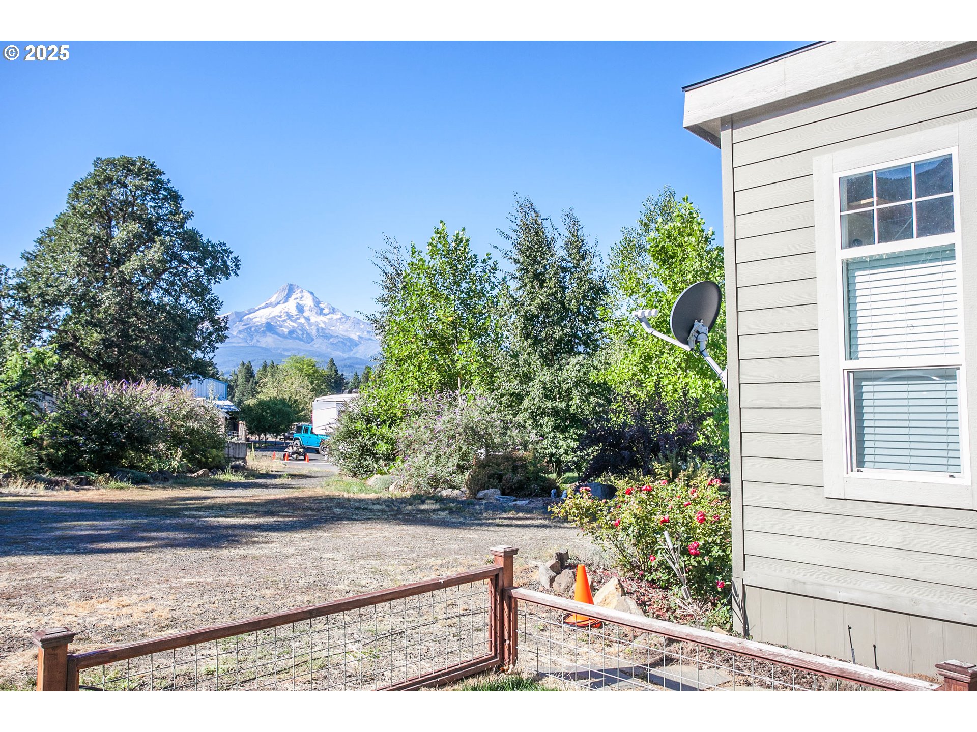 6270 Miller Road Mount Hood Parkdale, OR 97041 - Photo 31 of 48 a front view of a house