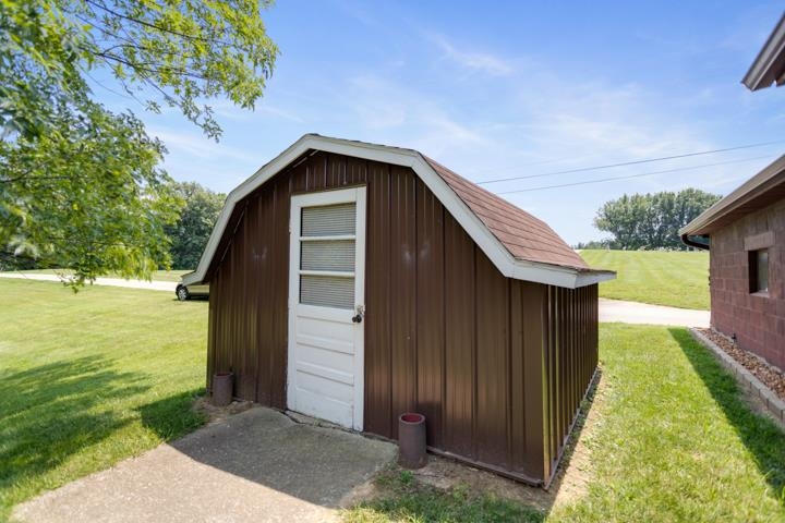 600 Bloomfield Road Loogootee, IN 47553 - Photo 27 of 35