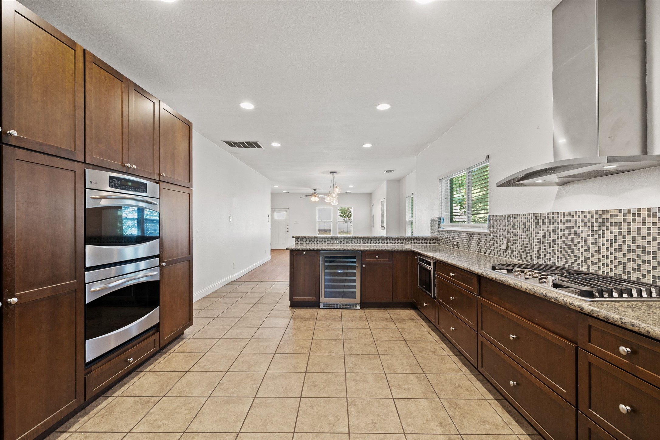 3203 East 18th Street Austin, TX 78721 - Photo 9 of 38