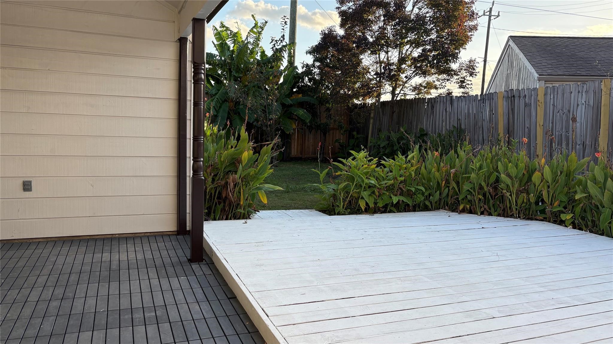 11423 Wickersham Lane Houston, TX 77077 - Photo 38 of 39 a view of a backyard