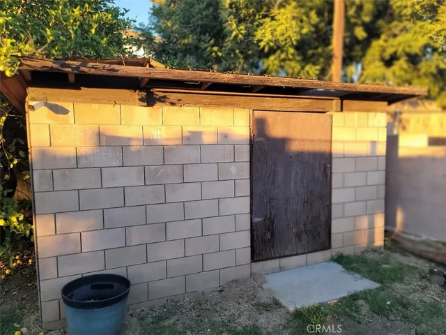 $3,300 | 6984 Center Street, Highland, CA 92346