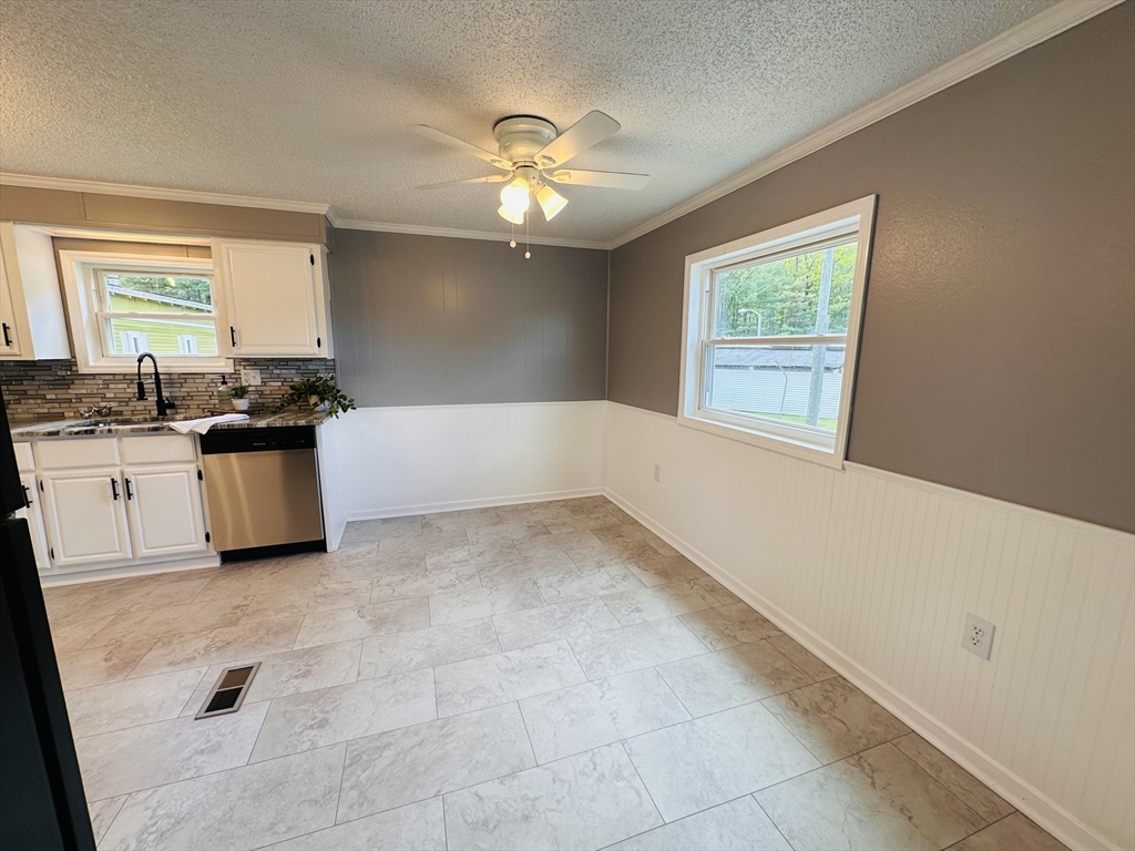 93 Grochmal Avenue, Unit 119 Springfield, MA 01151 - Photo 12 of 33 Gallery Image 12