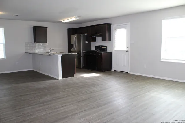 $2,300 | 6522 Babcock Terrace, San Antonio, TX 78249