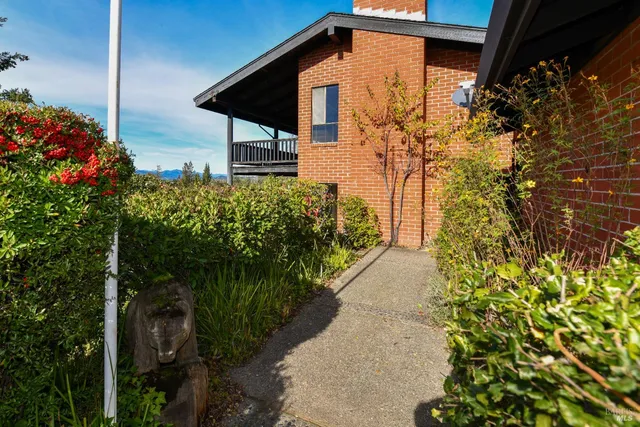 $1,849,000 | 23 St Michael Circle, Napa, CA 94558