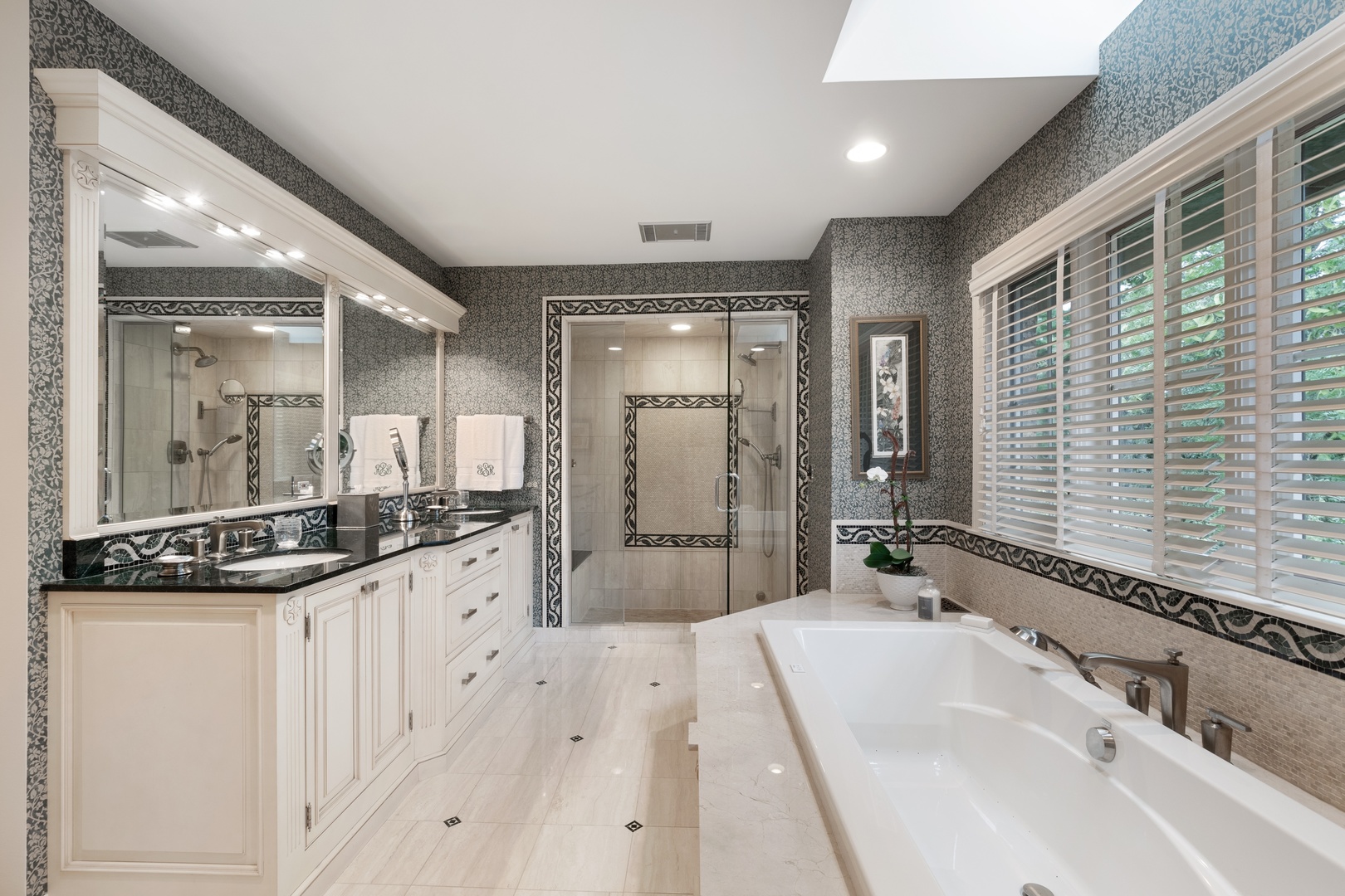 1101 Seneca Road Wilmette, IL 60091 - Photo 15 of 46