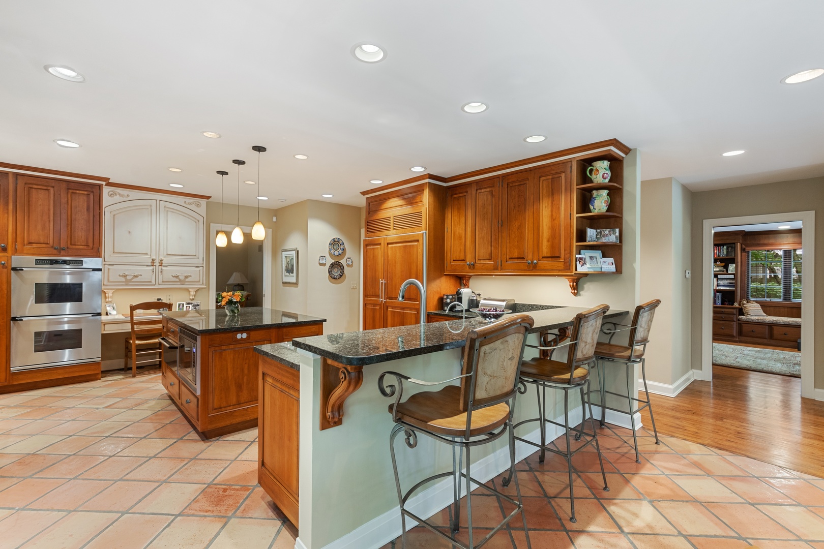 1101 Seneca Road Wilmette, IL 60091 - Photo 7 of 46