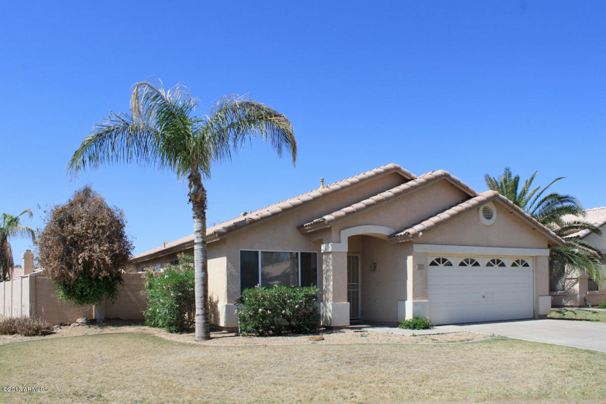 117 West Del Rio Street Gilbert, AZ 85233 - Photo 1 of 18 001 Corner Lot