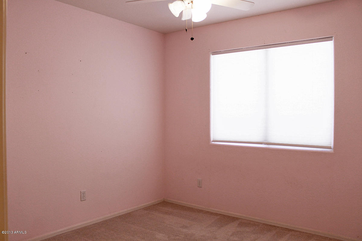 117 West Del Rio Street Gilbert, AZ 85233 - Photo 11 of 18 011 Bedroom 3