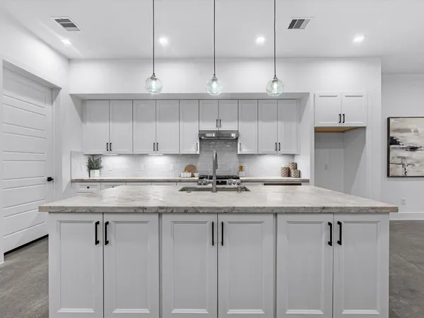 $450,000 | 3413 McGowen Street, Houston, TX 77004