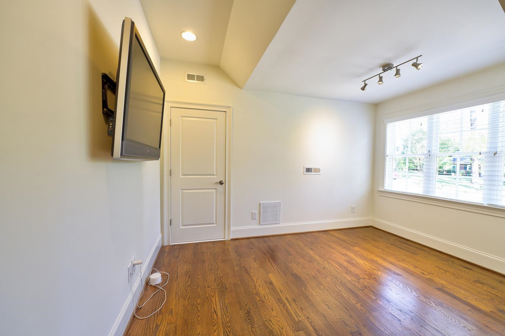 2603 Wells Avenue Raleigh, NC 27608 - Photo 31 of 43 home office/den retreat on second level