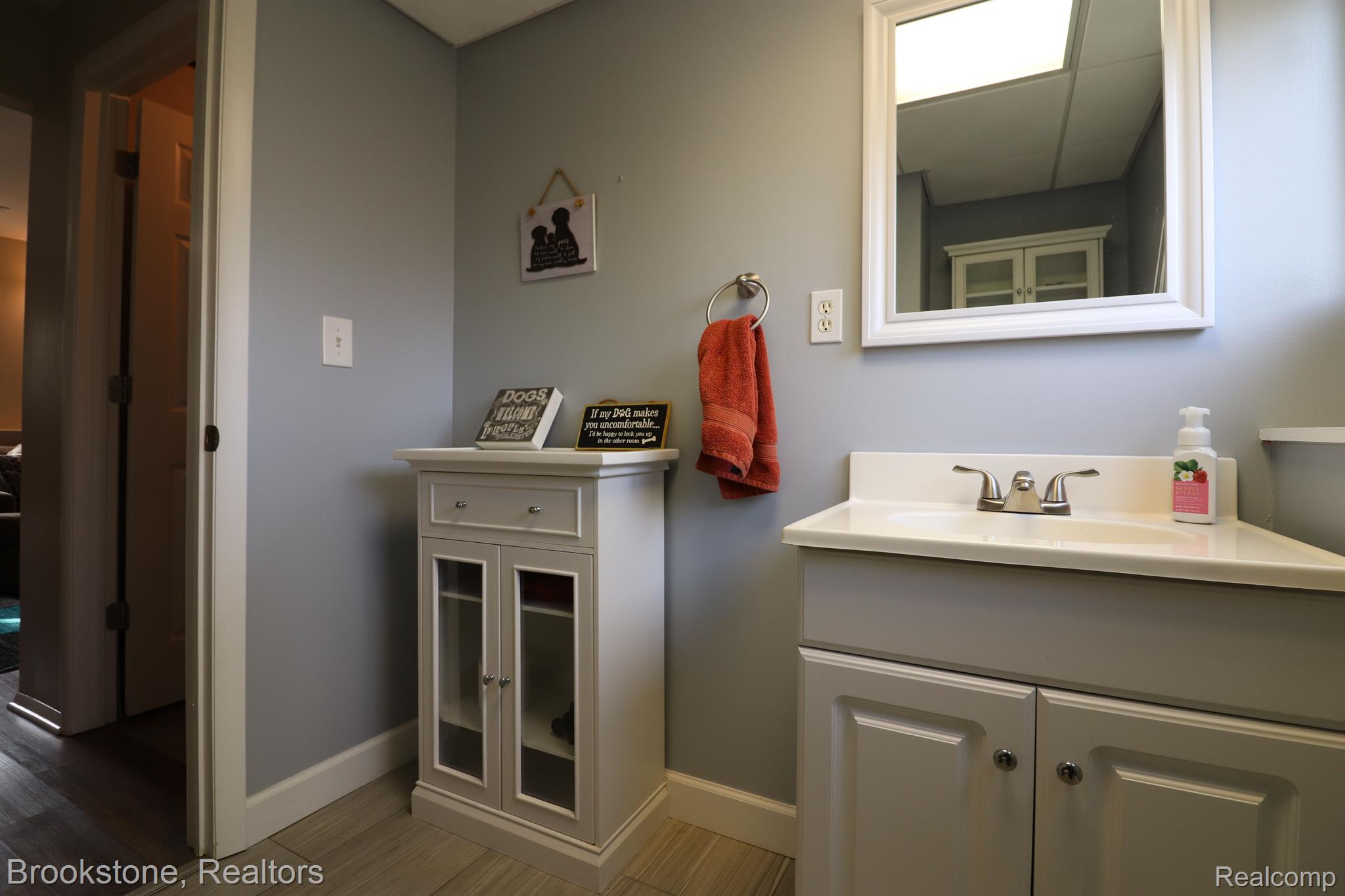 30089 Merrick Warren, MI 48092 - Photo 42 of 53 LL half bath