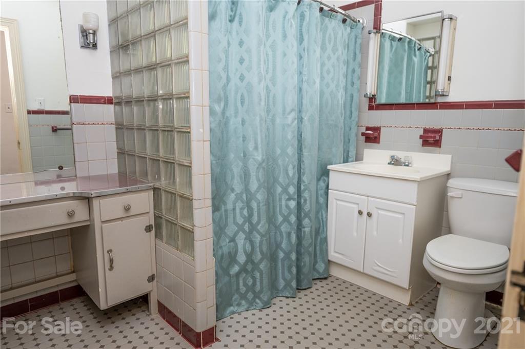 629 Rutherford Road Marion, NC 28752 - Photo 6 of 14 Gallery Image 6