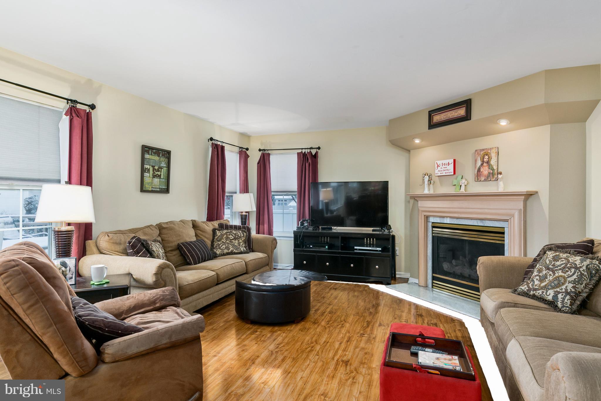 2209 Berwick Drive Cinnaminson, NJ 08077 - Photo 16 of 34 Family Room