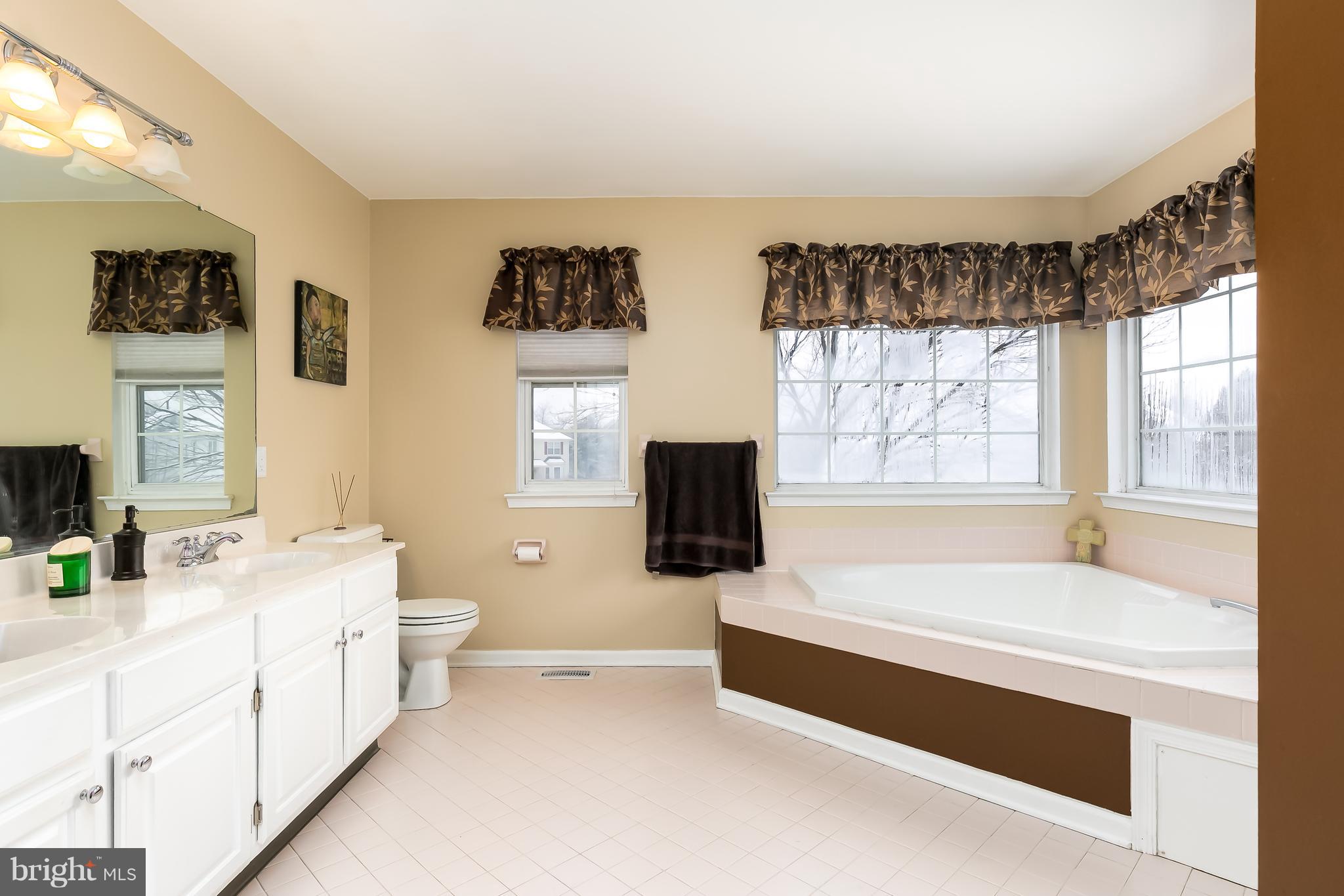 2209 Berwick Drive Cinnaminson, NJ 08077 - Photo 20 of 34 Master Bathroom