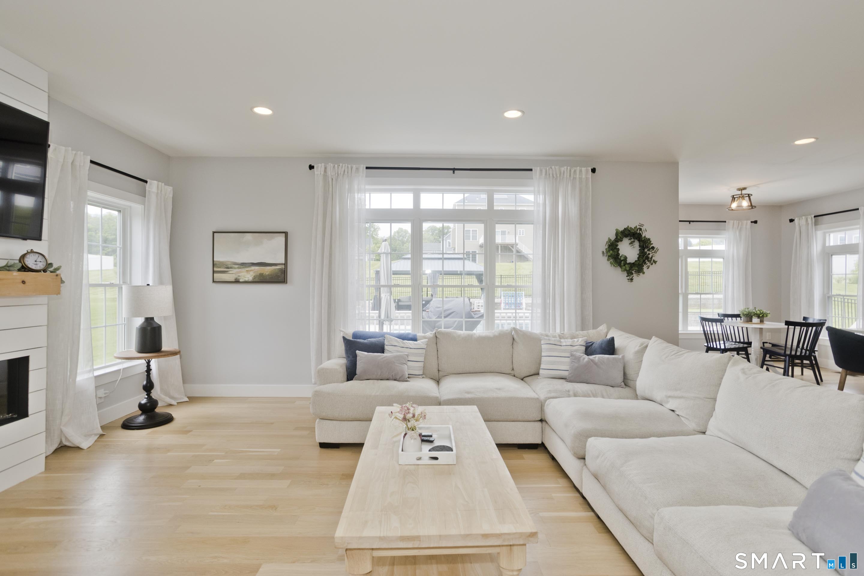 4 Arbor Way Suffield, CT 06078 - Photo 4 of 40