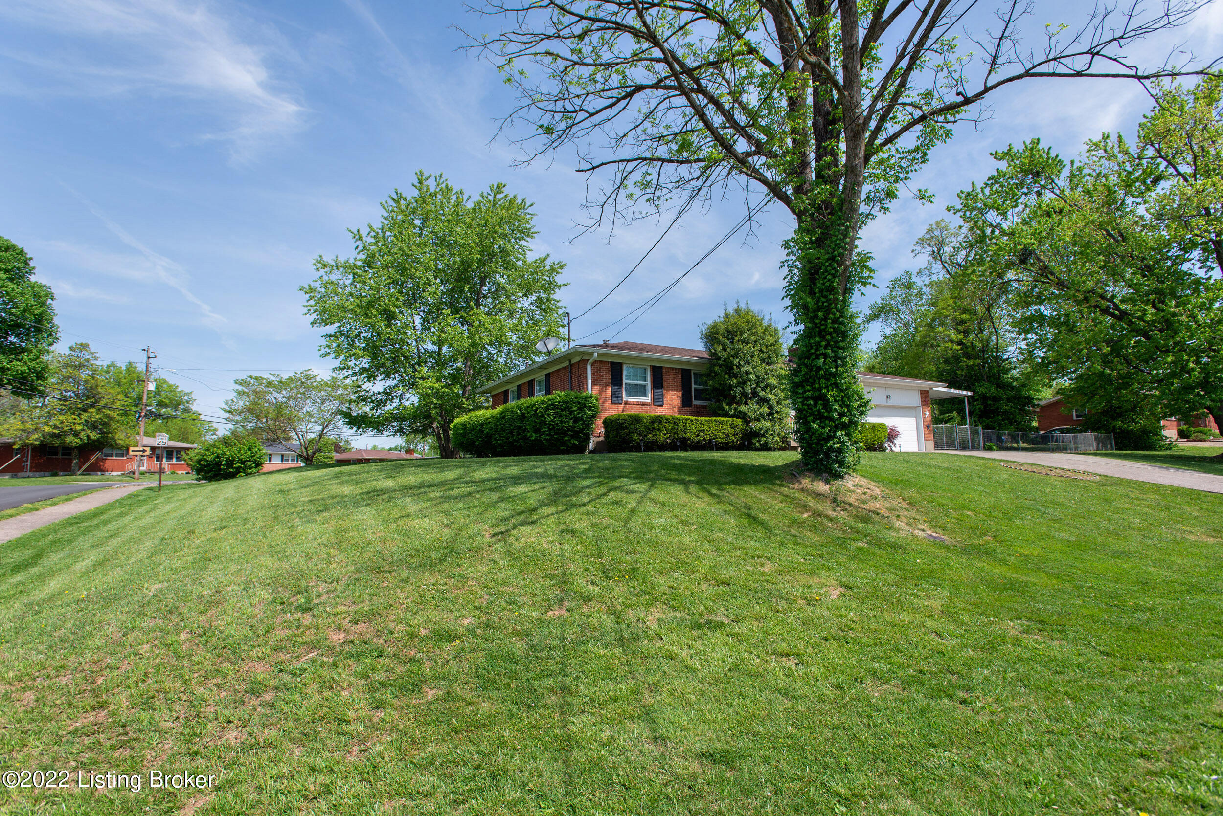 8232 Delido Road Louisville, KY 40219 - Photo 21 of 50 house_1003