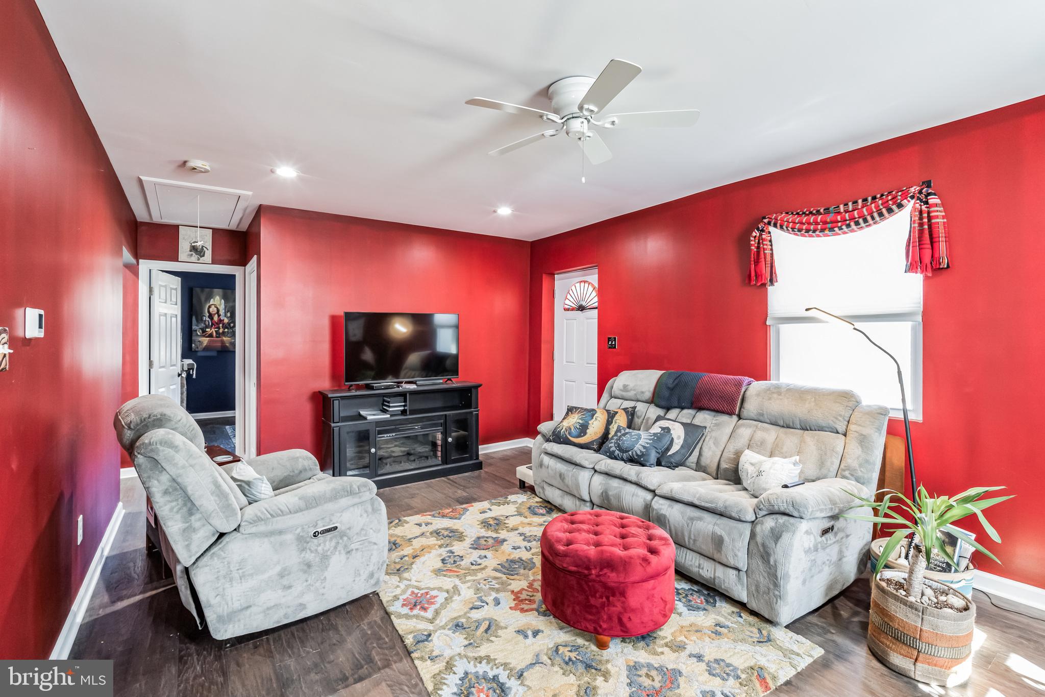 748 West Quillytown Road Carneys Point, NJ 08069 - Photo 4 of 18 Gallery Image 4
