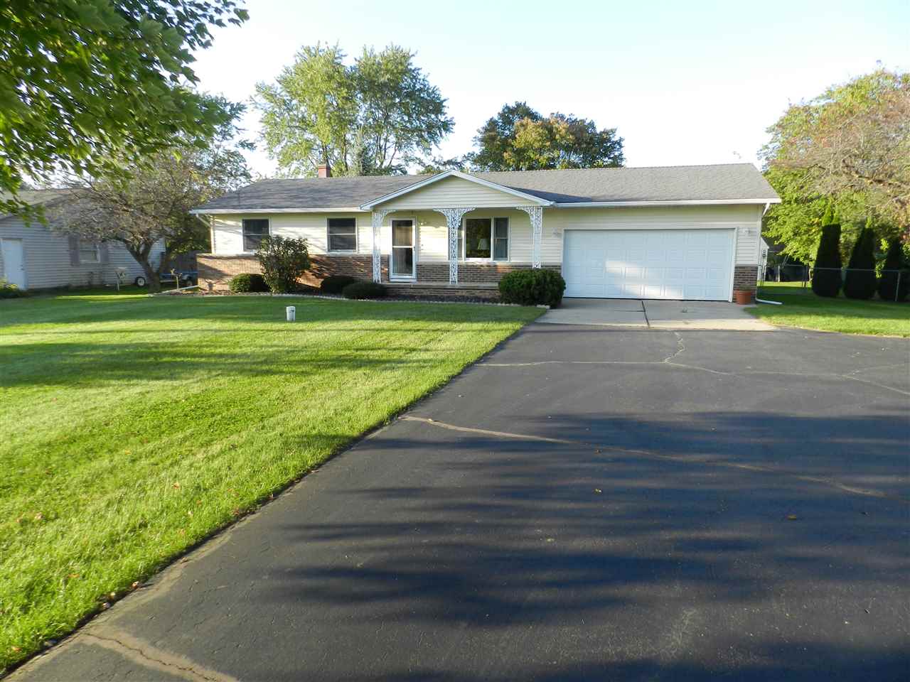 4181 Crosby Road Flint, MI 48506 - Photo 5 of 58 31397043-6.JPG